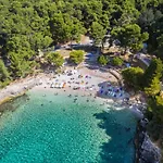 Grofica- Beheizter Pool- Taverne- Strandnaehe By Interhome *