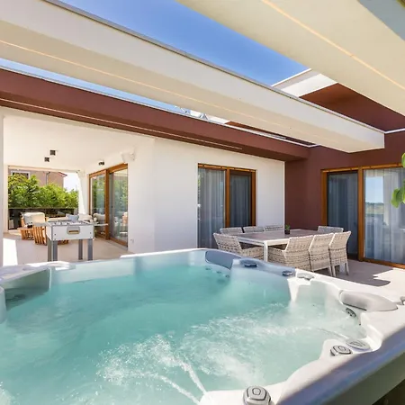 Grofica- Beheizter Pool- Taverne- Strandnaehe By Interhome Feriehus Pula