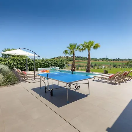 Grofica- Beheizter Pool- Taverne- Strandnaehe By Interhome Feriehus