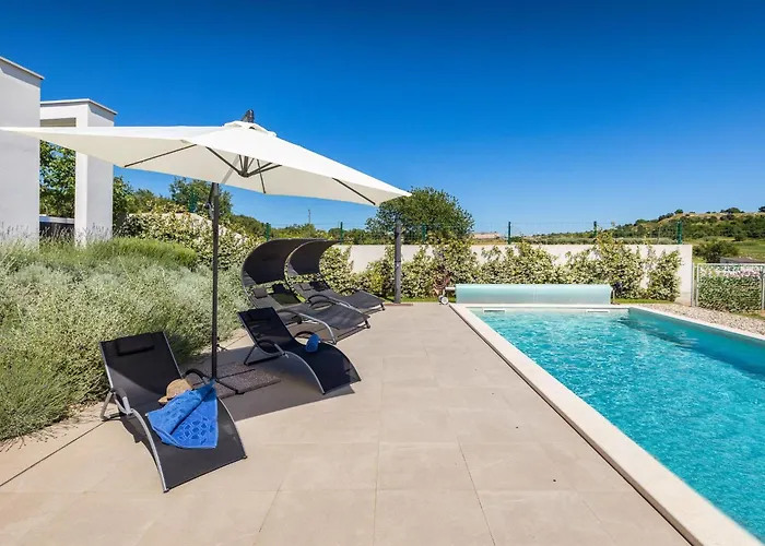 Feriehus Grofica- Beheizter Pool- Taverne- Strandnaehe By Interhome *