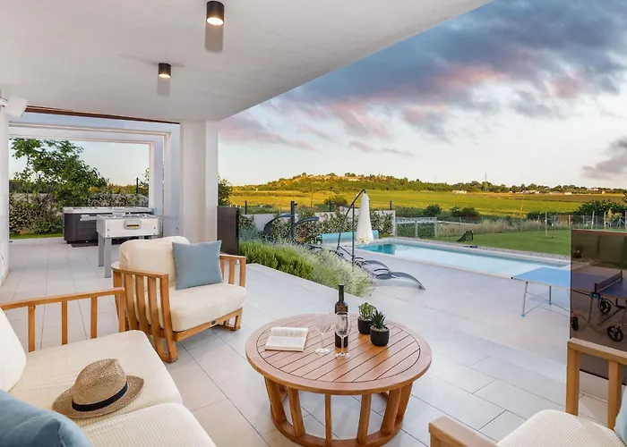 Grofica- Beheizter Pool- Taverne- Strandnaehe By Interhome Feriehus