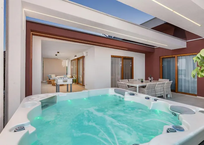 Feriehus Grofica- Beheizter Pool- Taverne- Strandnaehe By Interhome *