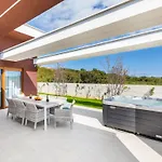 Grofica- Beheizter Pool- Taverne- Strandnaehe By Interhome