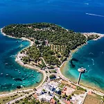 Будинок відпочинку Grofica- Beheizter Pool- Taverne- Strandnaehe By Interhome *