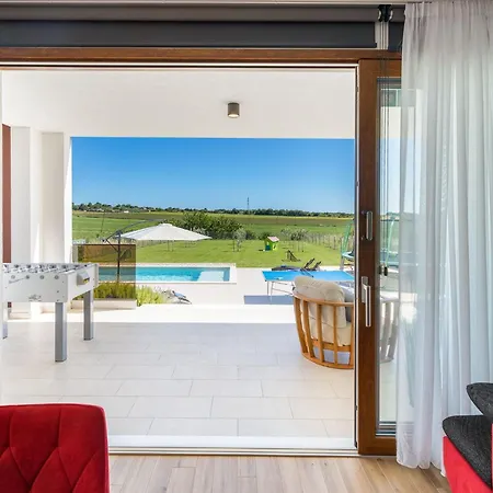 Prázdninový dům Grofica- Beheizter Pool- Taverne- Strandnaehe By Interhome *