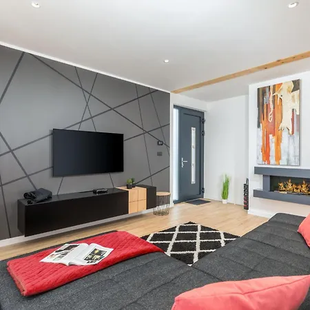 Casa vacanze Grofica- Beheizter Pool- Taverne- Strandnaehe By Interhome