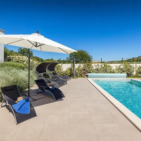 Casa vacanze Grofica- Beheizter Pool- Taverne- Strandnaehe By Interhome *
