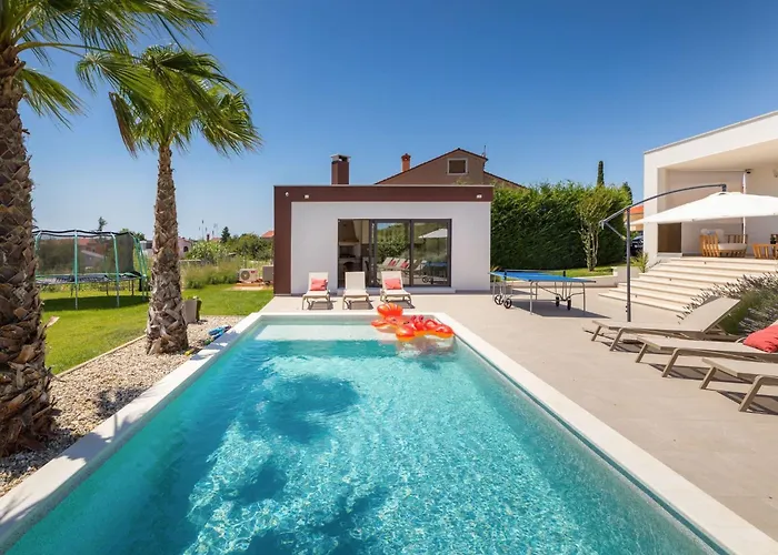 Grofica- Beheizter Pool- Taverne- Strandnaehe By Interhome *