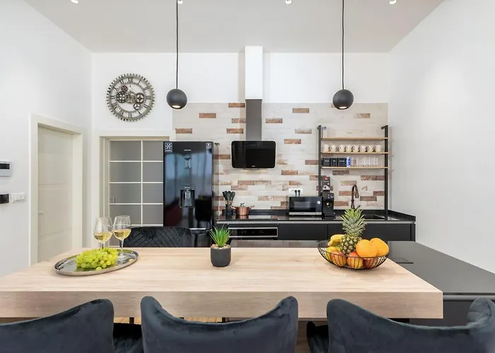 Grofica- Beheizter Pool- Taverne- Strandnaehe By Interhome Pula