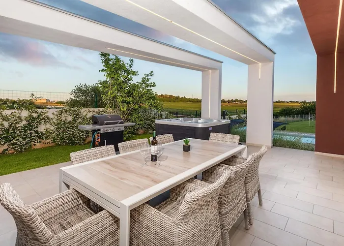 Grofica- Beheizter Pool- Taverne- Strandnaehe By Interhome *