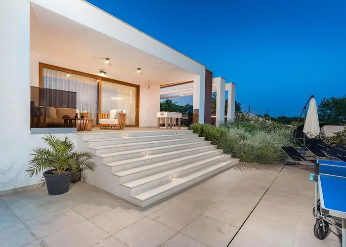 Vakantiehuis Grofica- Beheizter Pool- Taverne- Strandnaehe By Interhome Pula