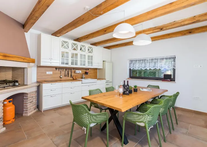 Grofica- Beheizter Pool- Taverne- Strandnaehe By Interhome *