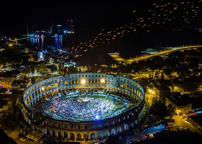 Semesterbostad Grofica- Beheizter Pool- Taverne- Strandnaehe By Interhome Pula